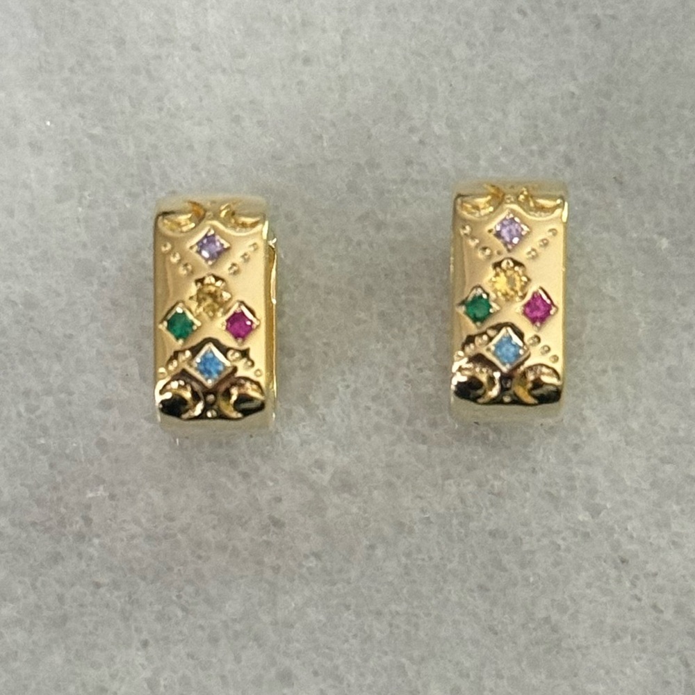Gold Colorful Crystal Moon Oval Thick Earrings

Brand New - Picture 4 of 5